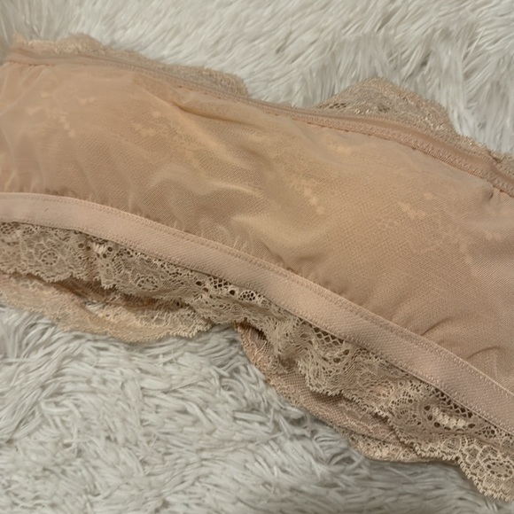 Spanx
Undie-tectable Better Bandeau - Picture 8 of 8